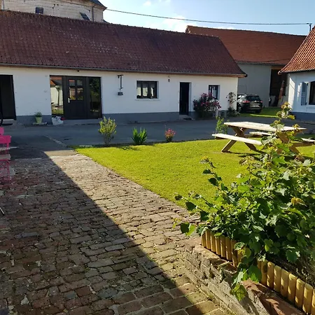 Entre Terre Et La Bichette Nyaraló