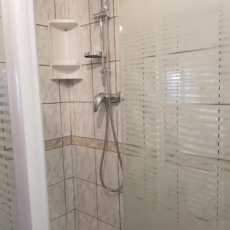 Entre Terre Et La Bichette Nyaraló *